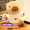 Capivara de Pelúcia com Roupa e Bolsinha